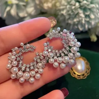 Unique Design Zircon Pearl Round Earrings 